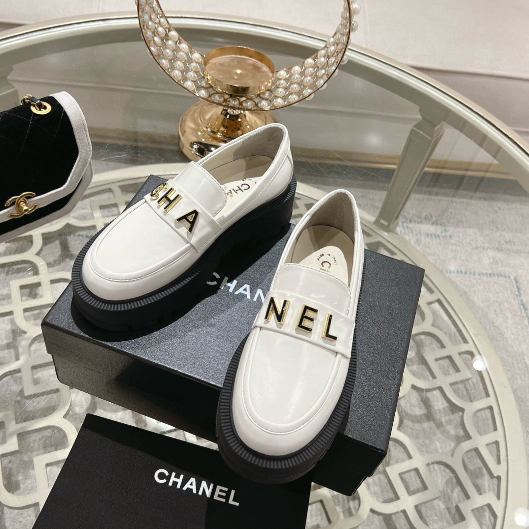 SE1474 Chanel Moccasins / Size5-10