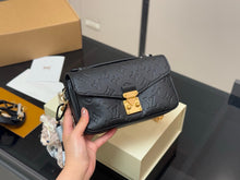 Load image into Gallery viewer, LB1309 Pochette Métis East West / 8.5 x 5.3 x 2.4 inches
