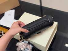 Load image into Gallery viewer, LB1309 Pochette Métis East West / 8.5 x 5.3 x 2.4 inches
