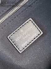 Load image into Gallery viewer, LB1158 LV x TM CarryAll Vibe MM / 15.4 x 11.8 x 5.9 inches
