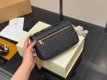 Load image into Gallery viewer, LB1309 Pochette Métis East West / 8.5 x 5.3 x 2.4 inches
