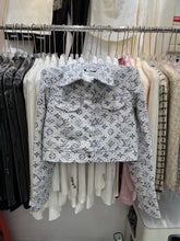 Load image into Gallery viewer, CLTH406 LB Long-Sleeved Top
