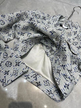 Load image into Gallery viewer, CLTH406 LB Long-Sleeved Top
