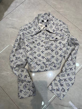 Load image into Gallery viewer, CLTH406 LB Long-Sleeved Top
