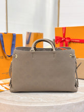 Load image into Gallery viewer, LB1347 Bella Tote / 12.6 x 9.1 x 5.1 inches / HIGHEST QUALITY VERSION
