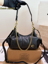 Load image into Gallery viewer, COH008 COACH Pocket Juliet Small / 22 cm

