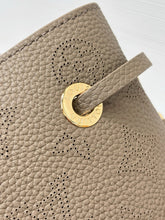 Load image into Gallery viewer, LB1347 Bella Tote / 12.6 x 9.1 x 5.1 inches / HIGHEST QUALITY VERSION
