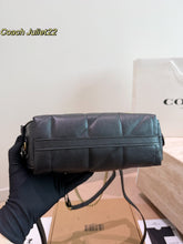 Load image into Gallery viewer, COH008 COACH Pocket Juliet Small / 22 cm
