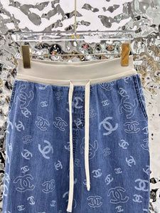CLTH438 Chanel Jeans