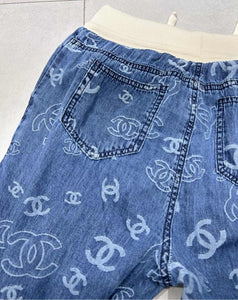 CLTH438 Chanel Jeans