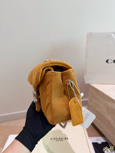 Load image into Gallery viewer, COH012 COACH Tabby Suede Chain Bag / 26 x 14 x 20 cm
