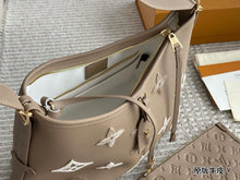 Load image into Gallery viewer, LB1149 CarryAll PM / 11.6 x 9.4 x 4.7 inches
