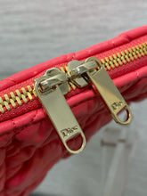 Load image into Gallery viewer, DR625 Dior Crunchy Large /  HIGHEST QUALITY VERSION / 38 x 28.5 x 5 cm
