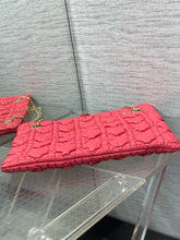 Load image into Gallery viewer, DR625 Dior Crunchy Large /  HIGHEST QUALITY VERSION / 38 x 28.5 x 5 cm
