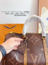 Load image into Gallery viewer, LB1080 Keepall Bandoulière 45 / 17.7 x 10.6 x 7.9 inches
