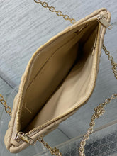 Load image into Gallery viewer, DR628 Dior Crunchy Small /  HIGHEST QUALITY VERSION / 33 x 24 x 5 cm
