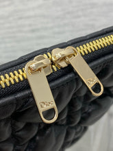 Load image into Gallery viewer, DR629 Dior Crunchy Large /  HIGHEST QUALITY VERSION / 38 x 28.5 x 5 cm
