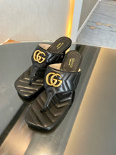 Load image into Gallery viewer, SE1417 Women&#39;s Double G Thong Sandal / Size5-11
