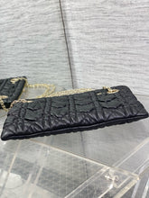 Load image into Gallery viewer, DR630 Dior Crunchy Small /  HIGHEST QUALITY VERSION / 33 x 24 x 5 cm
