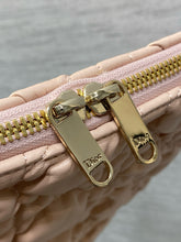 Load image into Gallery viewer, DR631 Dior Crunchy Large /  HIGHEST QUALITY VERSION / 38 x 28.5 x 5 cm
