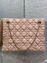 Load image into Gallery viewer, DR631 Dior Crunchy Large /  HIGHEST QUALITY VERSION / 38 x 28.5 x 5 cm
