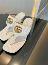 Load image into Gallery viewer, SE1417 Women&#39;s Double G Thong Sandal / Size5-11
