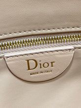 Load image into Gallery viewer, DR631 Dior Crunchy Large /  HIGHEST QUALITY VERSION / 38 x 28.5 x 5 cm
