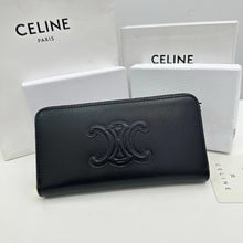 Load image into Gallery viewer, CL128 Large Zipped Wallet Cuir Triomphe / 7 x 4 x 1 IN
