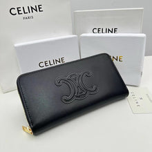 Load image into Gallery viewer, CL128 Large Zipped Wallet Cuir Triomphe / 7 x 4 x 1 IN
