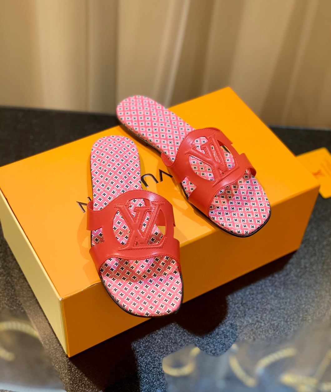 SE1137 LV Isola Flat Mule / Size5-11