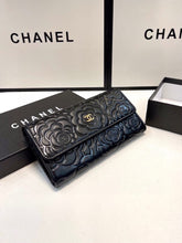 Load image into Gallery viewer, CC918 Flap Wallet / 3.5 × 6.4 × 0.8 in
