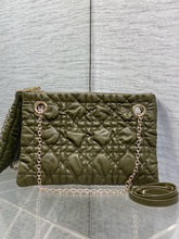 Load image into Gallery viewer, DR636 Dior Crunchy Small /  HIGHEST QUALITY VERSION / 33 x 24 x 5 cm
