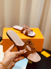 Load image into Gallery viewer, SE1138 LV Isola Flat Mule / Size5-11
