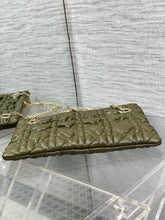 Load image into Gallery viewer, DR636 Dior Crunchy Small /  HIGHEST QUALITY VERSION / 33 x 24 x 5 cm
