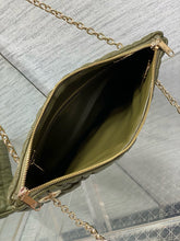 Load image into Gallery viewer, DR636 Dior Crunchy Small /  HIGHEST QUALITY VERSION / 33 x 24 x 5 cm
