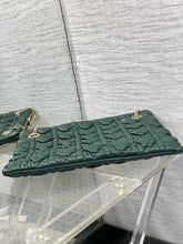 Load image into Gallery viewer, DR637 Dior Crunchy Large /  HIGHEST QUALITY VERSION / 38 x 28.5 x 5 cm
