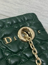 Load image into Gallery viewer, DR638 Dior Crunchy Small /  HIGHEST QUALITY VERSION / 33 x 24 x 5 cm
