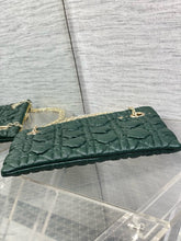 Load image into Gallery viewer, DR638 Dior Crunchy Small /  HIGHEST QUALITY VERSION / 33 x 24 x 5 cm
