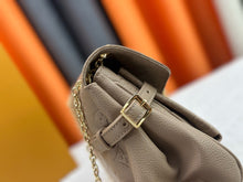 Load image into Gallery viewer, LB1314 Anytime Flap Bag / 11.6 x 7.3 x 3.7 inches
