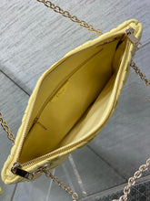 Load image into Gallery viewer, DR640 Dior Crunchy Small /  HIGHEST QUALITY VERSION / 33 x 24 x 5 cm
