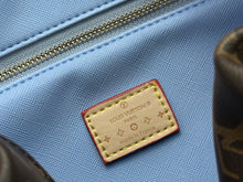 Load image into Gallery viewer, LB1318 Cosmetic Pouch GM / 10.6 x 7.1 x 3.5 inches
