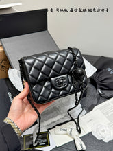 Load image into Gallery viewer, CC1124 Mini Classic Flap Handbag / 5.3 x 6.7 x 3.1in
