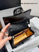 Load image into Gallery viewer, CC1124 Mini Classic Flap Handbag / 5.3 x 6.7 x 3.1in
