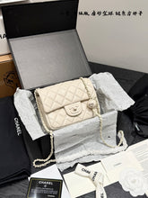 Load image into Gallery viewer, CC1124 Mini Classic Flap Handbag / 5.3 x 6.7 x 3.1in
