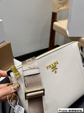 Load image into Gallery viewer, PD356 Leather Shoulder Bag / 9x2.3x7.5inch
