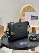 Load image into Gallery viewer, PD356 Leather Shoulder Bag / 9x2.3x7.5inch
