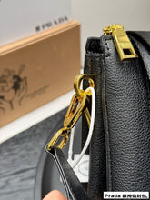 Load image into Gallery viewer, PD356 Leather Shoulder Bag / 9x2.3x7.5inch
