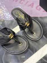 Load image into Gallery viewer, SE1755 CHANEL Double C Logo Camellia Thong Sandals / Size 5-11
