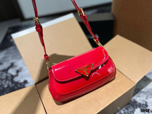 Load image into Gallery viewer, PD289 Re-Edition 2002 Small Leather Shoulder Bag / 9x4.7x2inch
