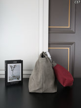 Load image into Gallery viewer, CC1462 CHANEL Suede Drawstring Chain Tote &amp; Pouch Set / 42 x 33 cm
